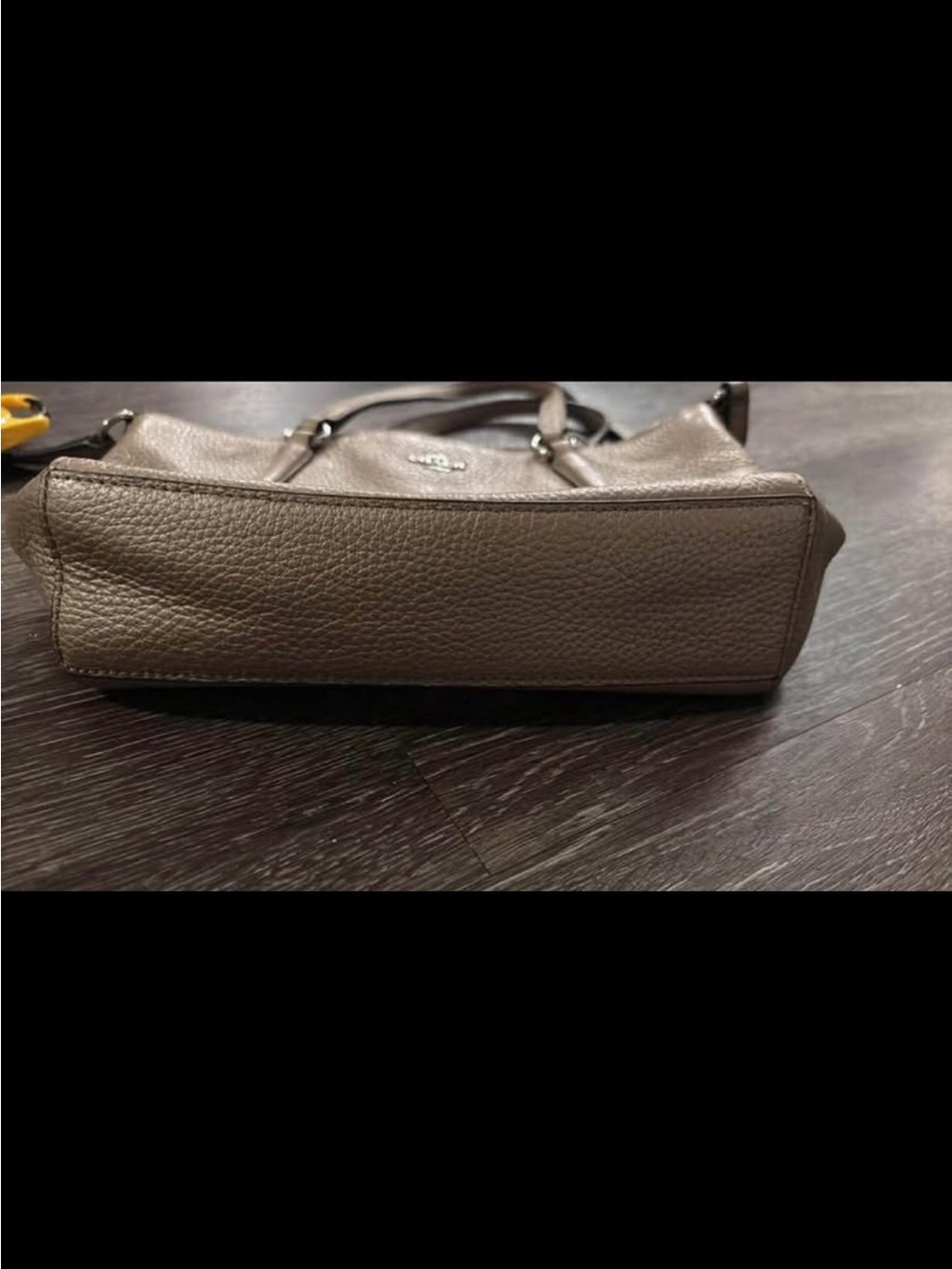 Coach Gold Metallic/Champagne Pebbled Leather Crossbody/Shoulder Bag - Picture 4 of 6